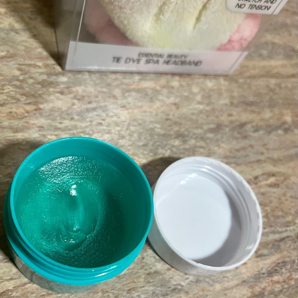 Bundle of Jane Carter quench curl hydrator, b total edge wax & tie dye headband - Picture 6 of 16